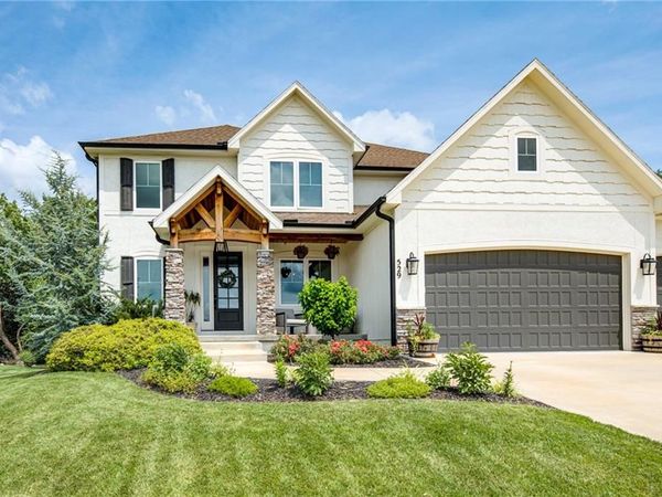 529 NE Legacy View Drive, Lee's Summit, MO 64086