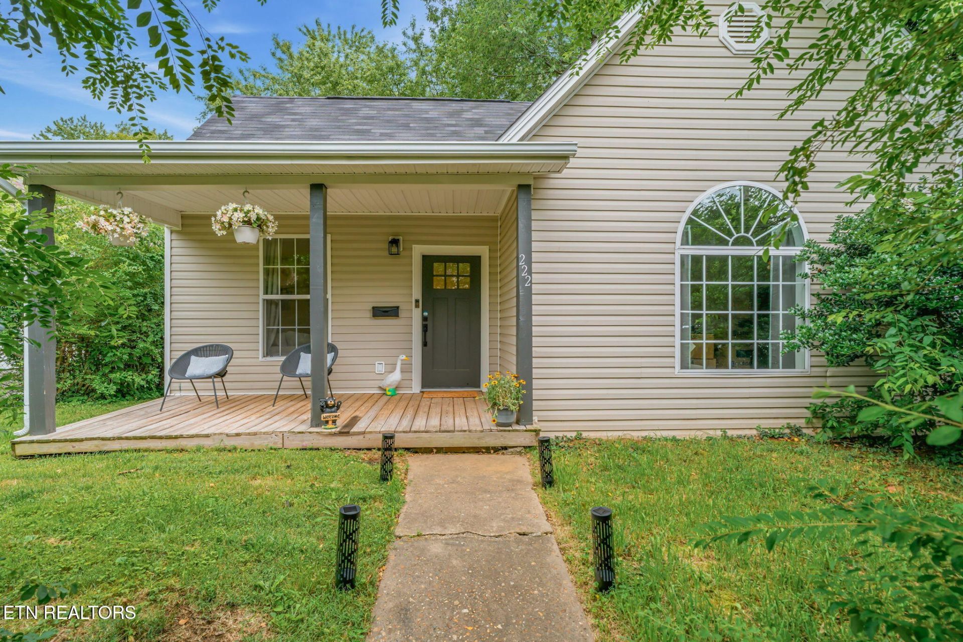 222 E Oldham Ave, Knoxville, TN 37917 Main Photo