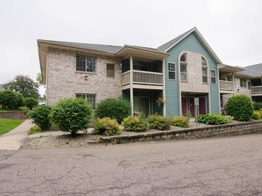 1876 Deerhaven Lane NE, Unit 2, Rochester, MN 55906
