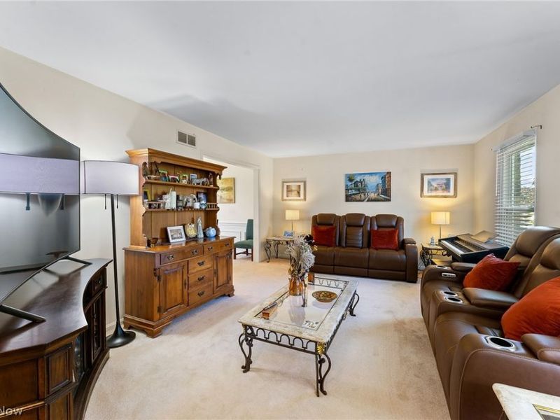147 Mayflower Drive, Boardman, OH 44512 Photo 2