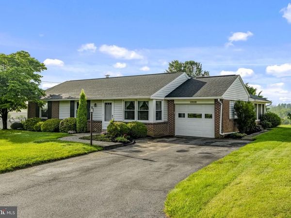 2136 HOBSON ROAD , LANCASTER, PA 17602