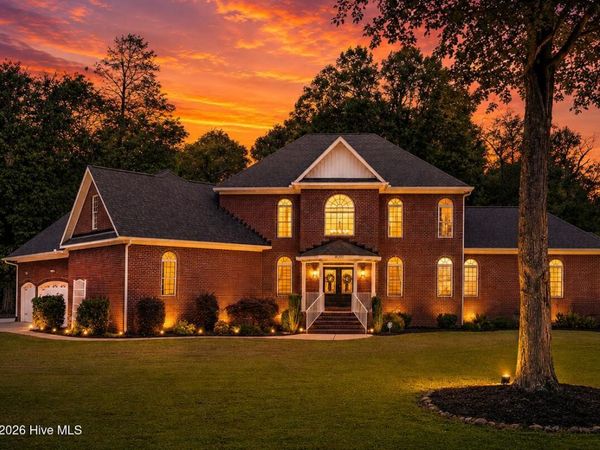 4000 Sterling Trace Drive, Winterville, NC 28590