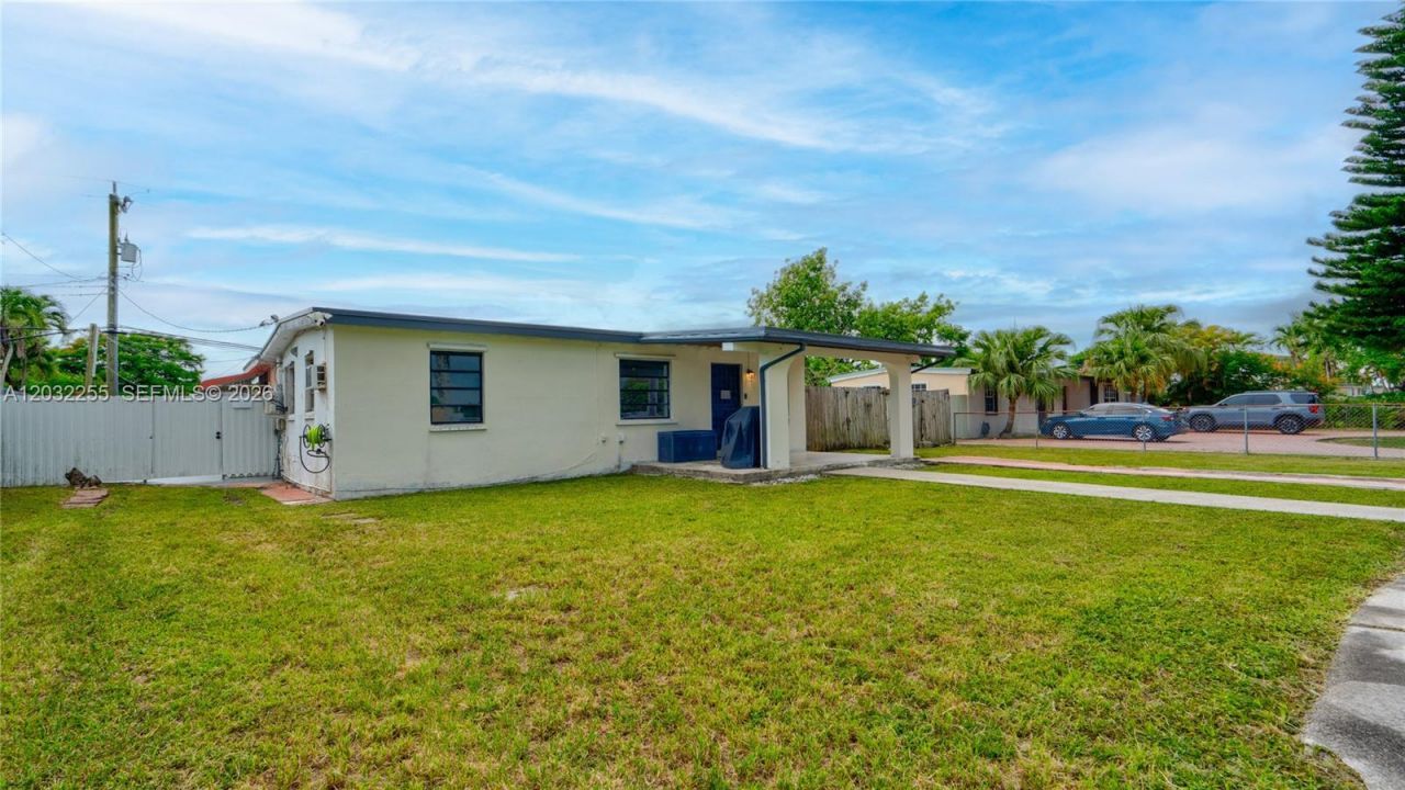 9840 SW 48th St , Miami, FL 33165 Photo