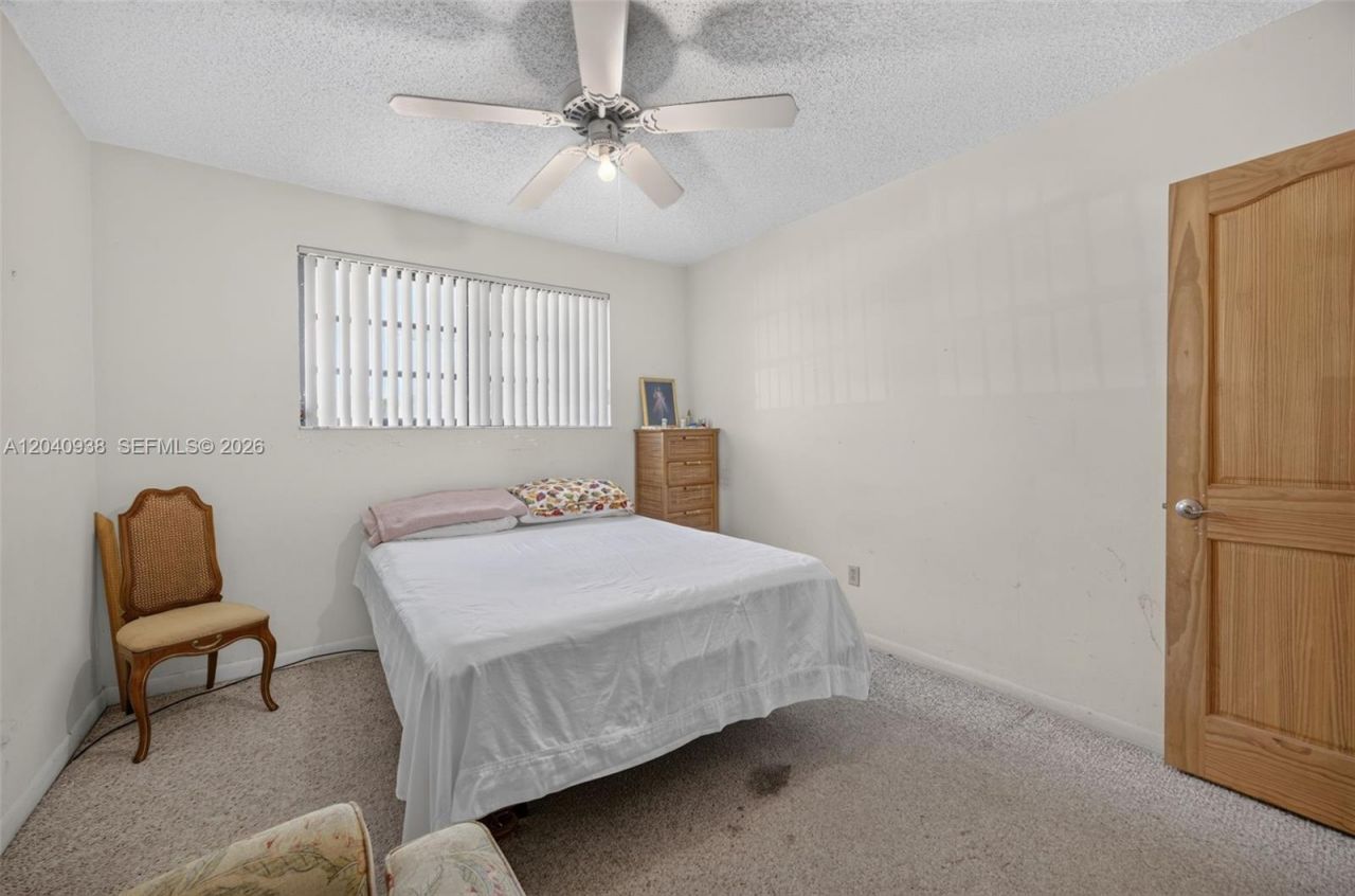 11405 SW 32nd St , Miami, FL 33165 Photo