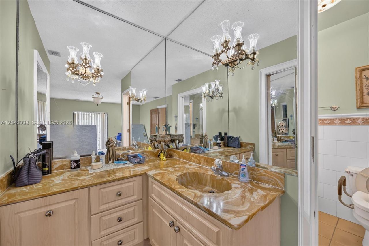 11405 SW 32nd St , Miami, FL 33165 Photo