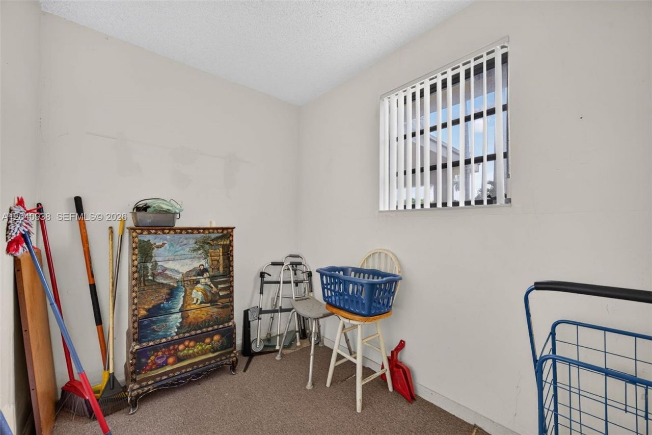 11405 SW 32nd St , Miami, FL 33165 Photo