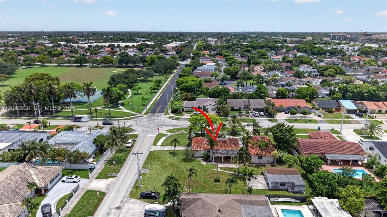 11405 SW 32nd St , Miami, FL 33165 Photo