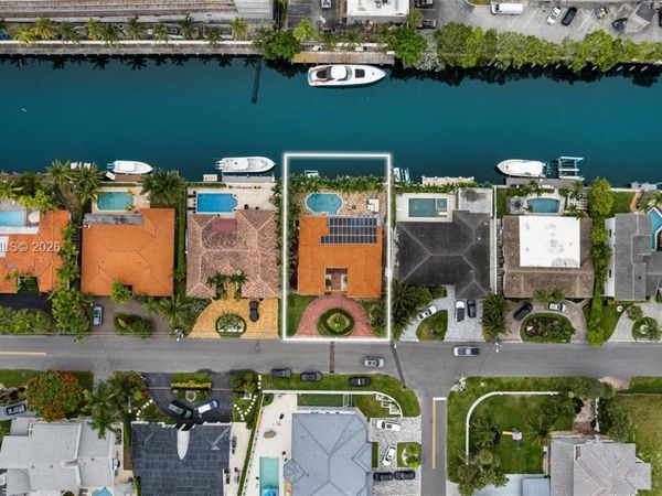 3220 NE 164th St , North Miami Beach, FL 33160