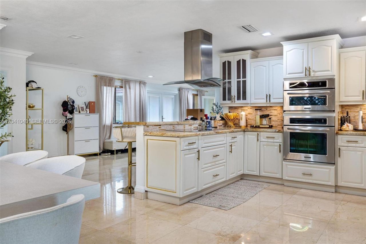 3220 NE 164th St , North Miami Beach, FL 33160 Photo
