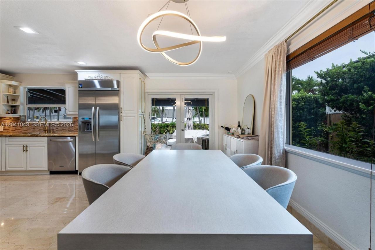 3220 NE 164th St , North Miami Beach, FL 33160 Photo