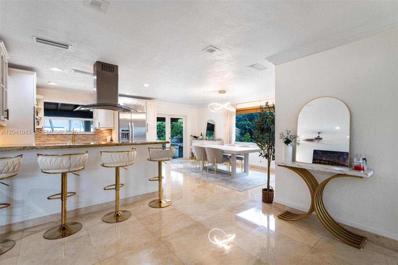 3220 NE 164th St , North Miami Beach, FL 33160 Photo