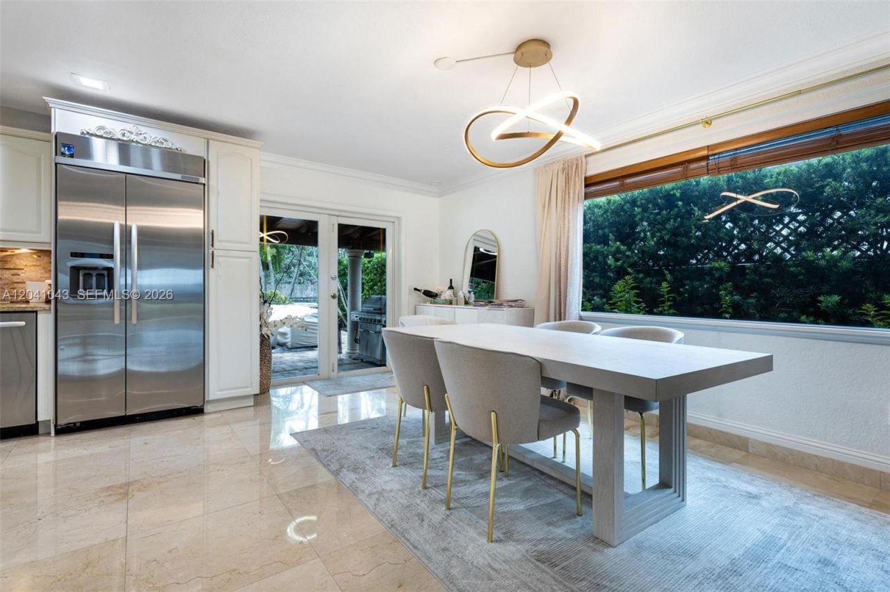 3220 NE 164th St , North Miami Beach, FL 33160 Photo