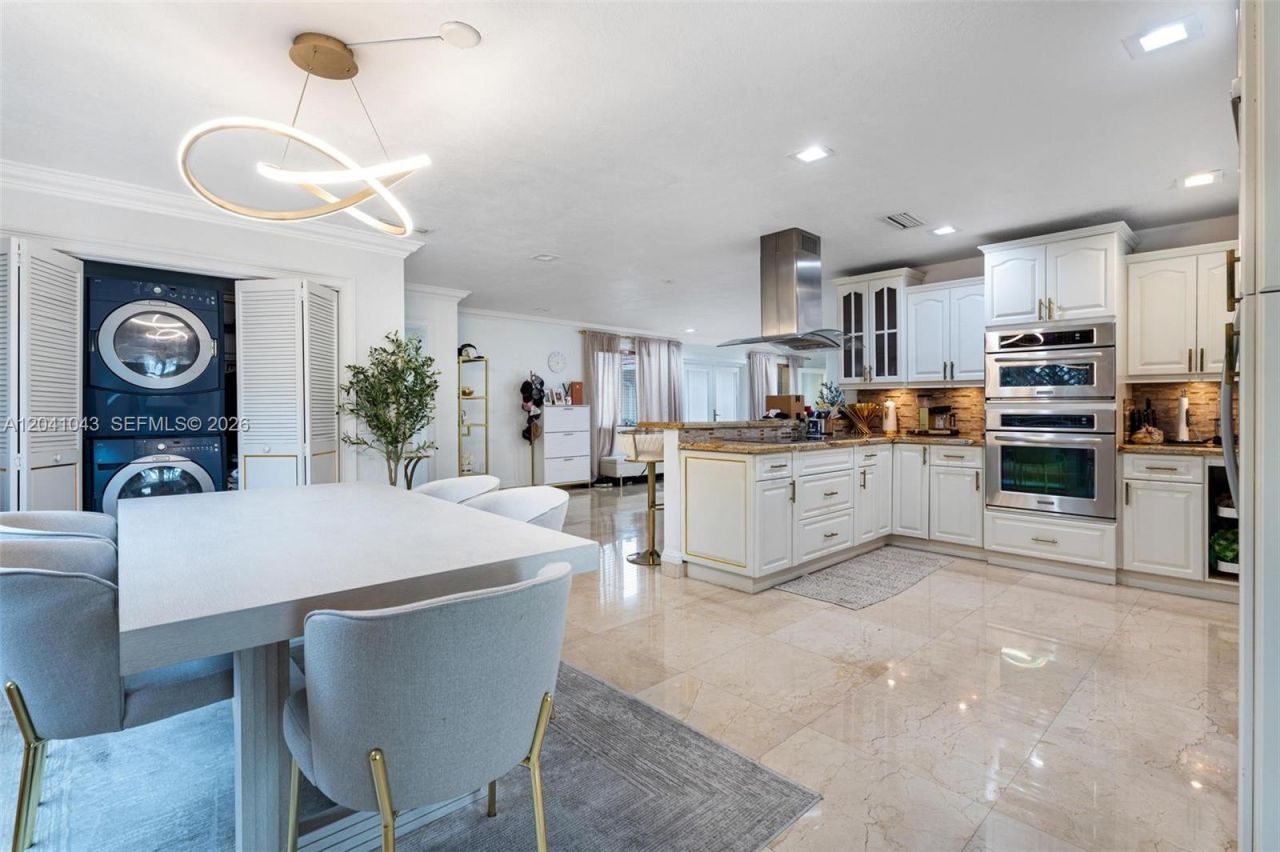 3220 NE 164th St , North Miami Beach, FL 33160 Photo