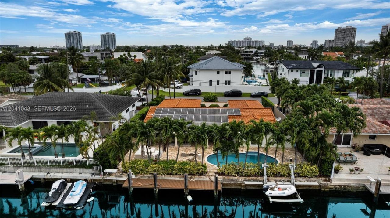3220 NE 164th St , North Miami Beach, FL 33160 Photo