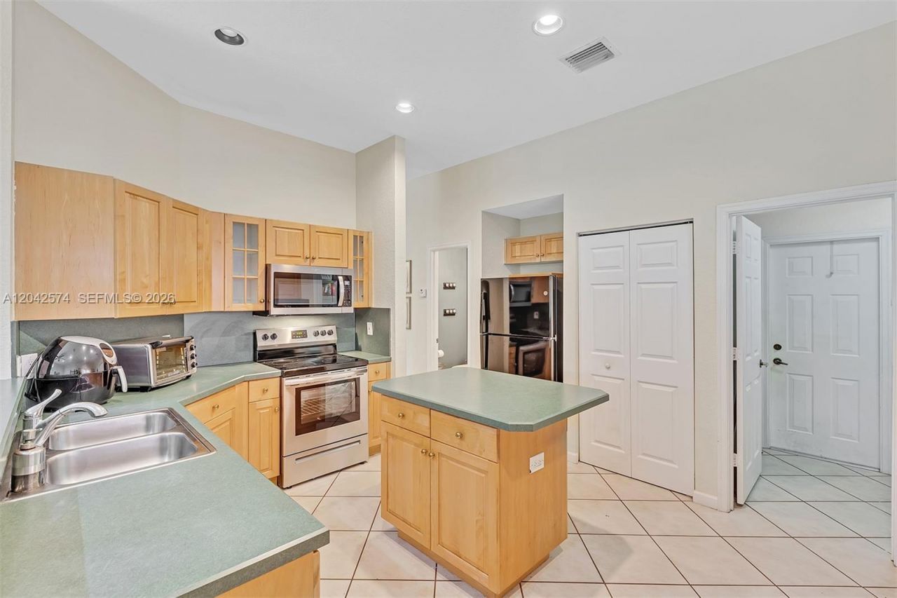 3711 Falcon Ridge Cir , Weston, FL 33331 Photo