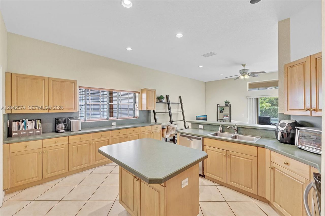 3711 Falcon Ridge Cir , Weston, FL 33331 Photo