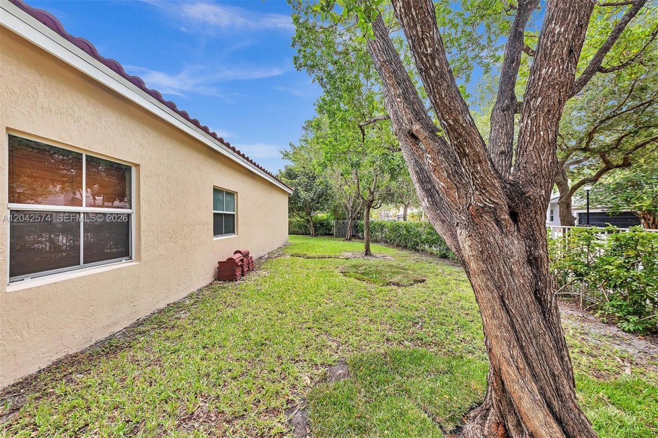 3711 Falcon Ridge Cir , Weston, FL 33331 Photo