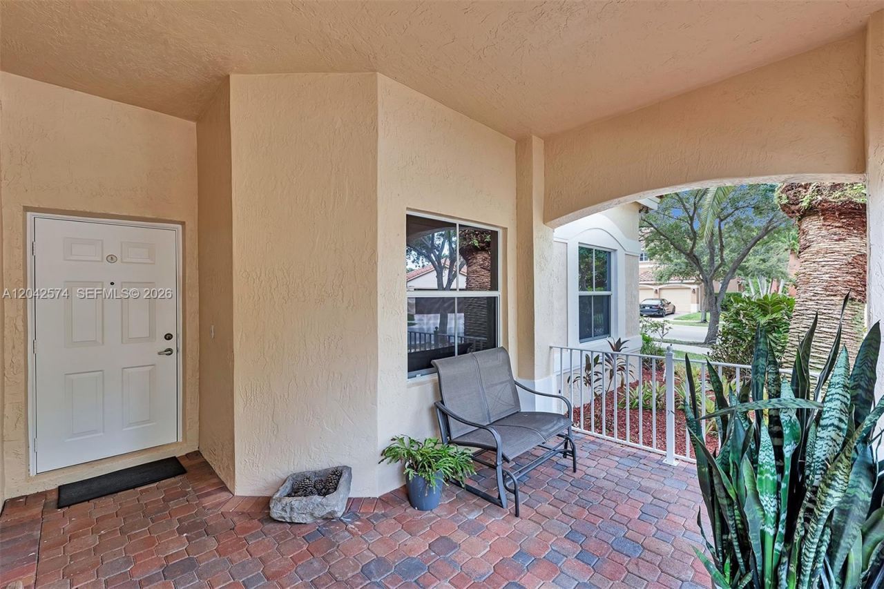 3711 Falcon Ridge Cir , Weston, FL 33331 Photo
