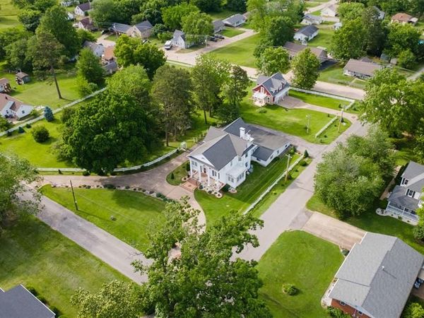 1022 Woodland Drive , Jackson, MO 63755