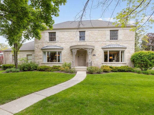 6657 N Le Mai Avenue , Lincolnwood, IL 60712