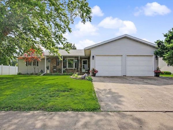 809 Cherokee Lane , Pontiac, IL 61764