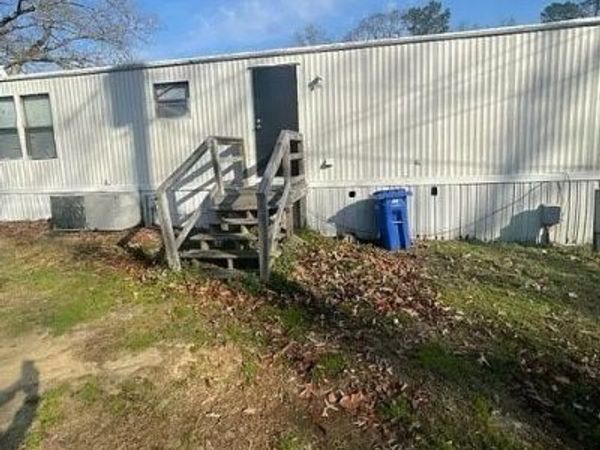 6306 Crestwood Avenue , Fayetteville, NC 28304
