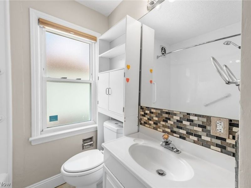 1653 Woodhurst Avenue, Mayfield Heights, OH 44124 Photo 14