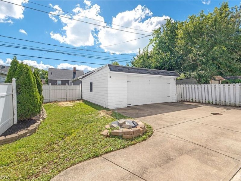 1653 Woodhurst Avenue, Mayfield Heights, OH 44124 Photo 30
