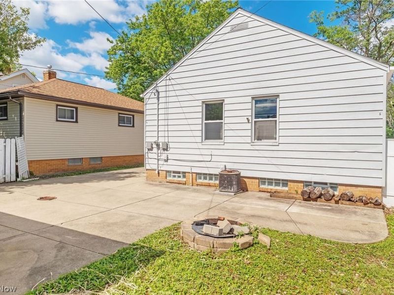 1653 Woodhurst Avenue, Mayfield Heights, OH 44124 Photo 31