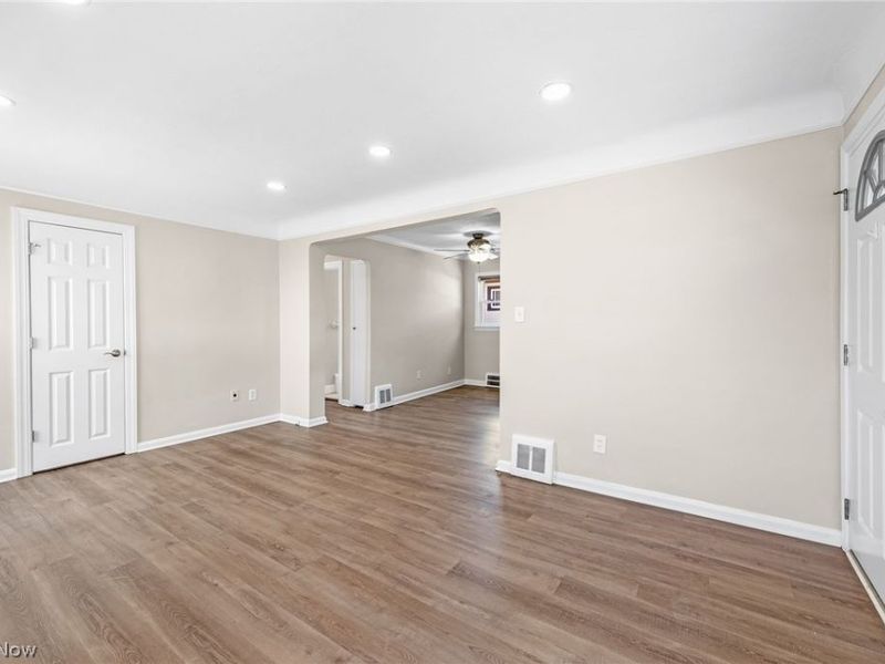 1653 Woodhurst Avenue, Mayfield Heights, OH 44124 Photo 5