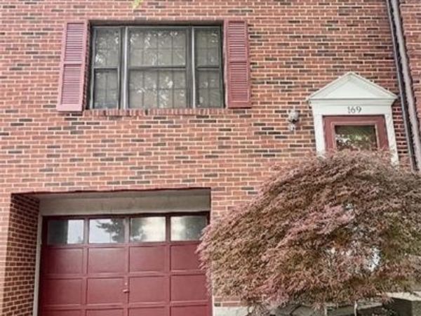 169 London Towne Dr, Pittsburgh, PA 15226