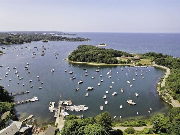 44 Carey Lane, Falmouth, MA 02540