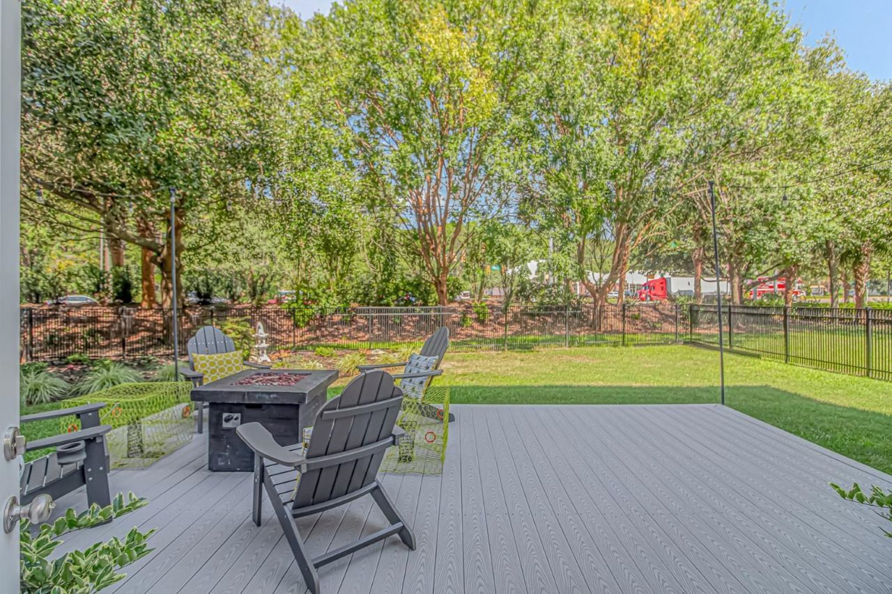111 Enclave Pl. Photo 31