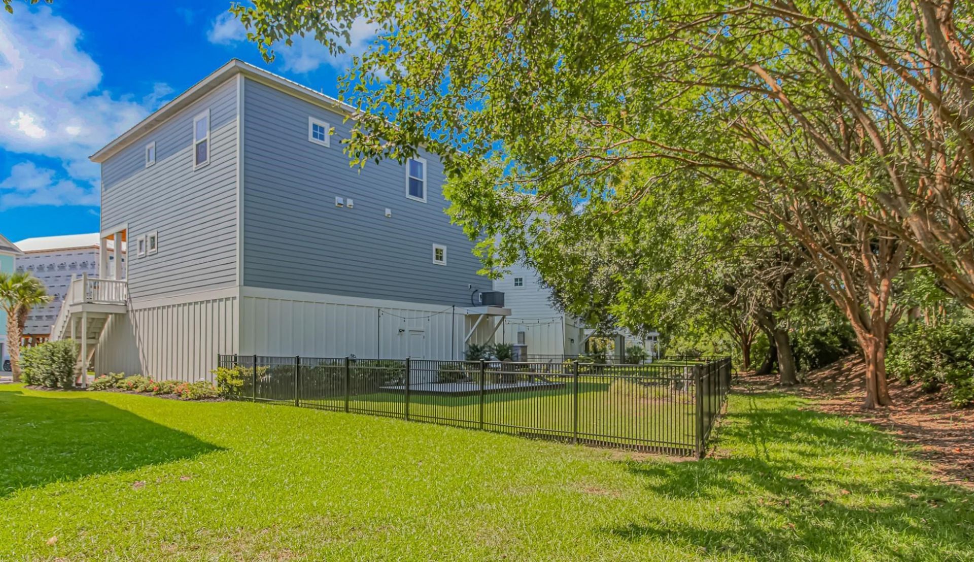 111 Enclave Pl. Photo 32