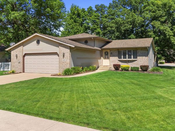 892 Essex Drive, Porter, IN 46304