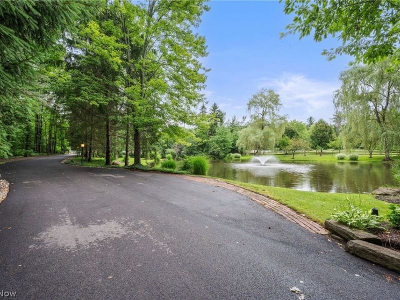 38500 Chagrin Boulevard, Moreland Hills, OH 44022 Photo 32
