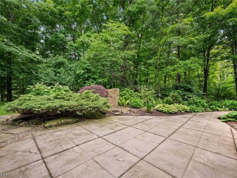 38500 Chagrin Boulevard, Moreland Hills, OH 44022 Photo 8