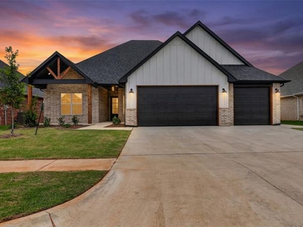 10404 SW 49th Street, Mustang, OK 73064