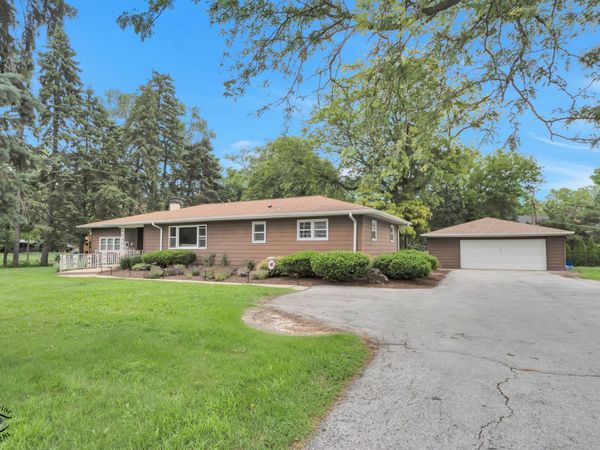 2608 Essington Road , Joliet, IL 60435
