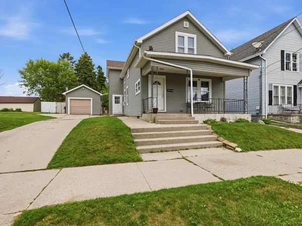 1210 Hamilton STREET, Manitowoc, WI 54220
