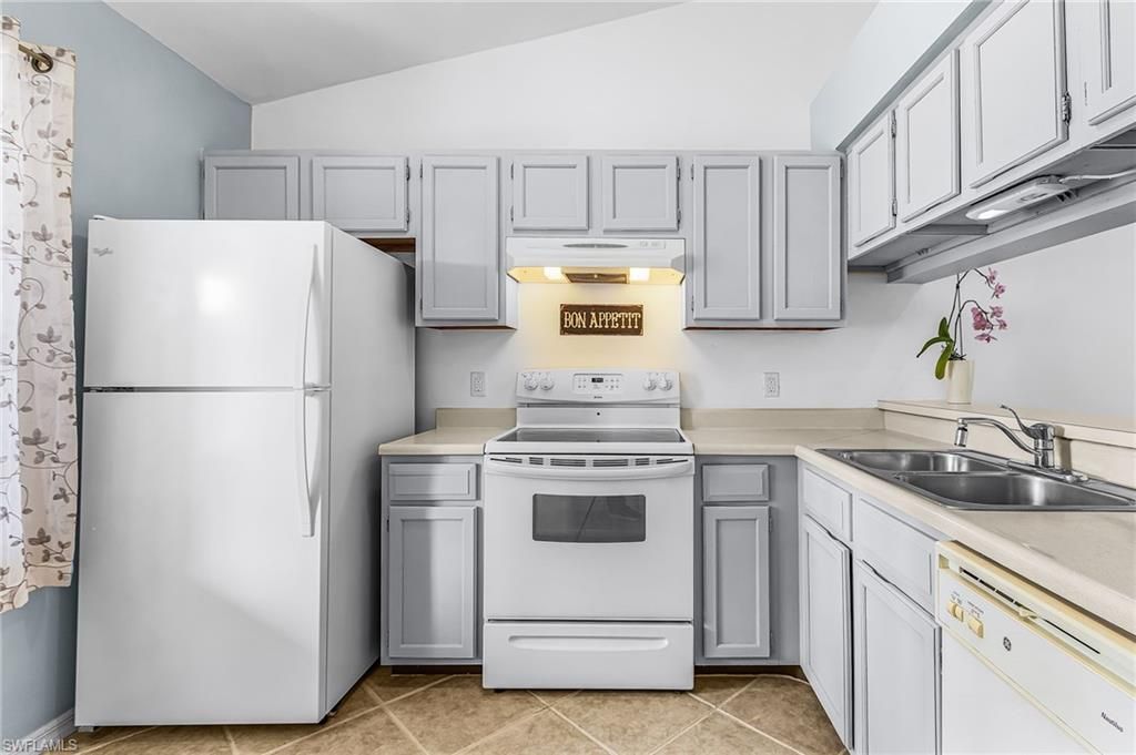 5857 Rattlesnake Hamm Rd , Unit 204, Naples, FL 34113 Photo