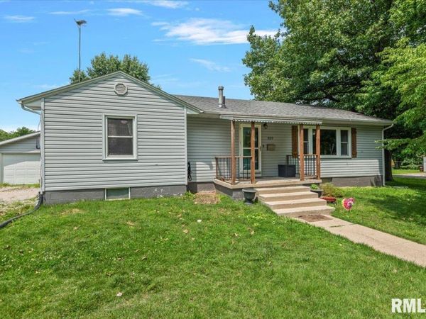 829 N NOBLE Street, Virden, IL 62690