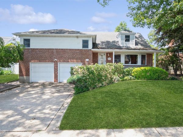 485 Gifford Avenue , Oceanside, NY 11572