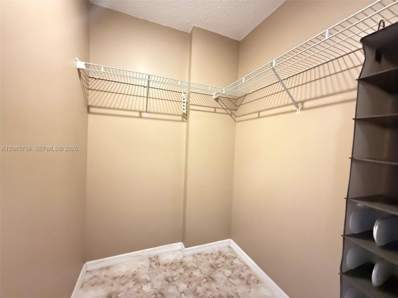 320 NE 12th Ave, Unit 303, Hallandale Beach, FL 33009 Photo