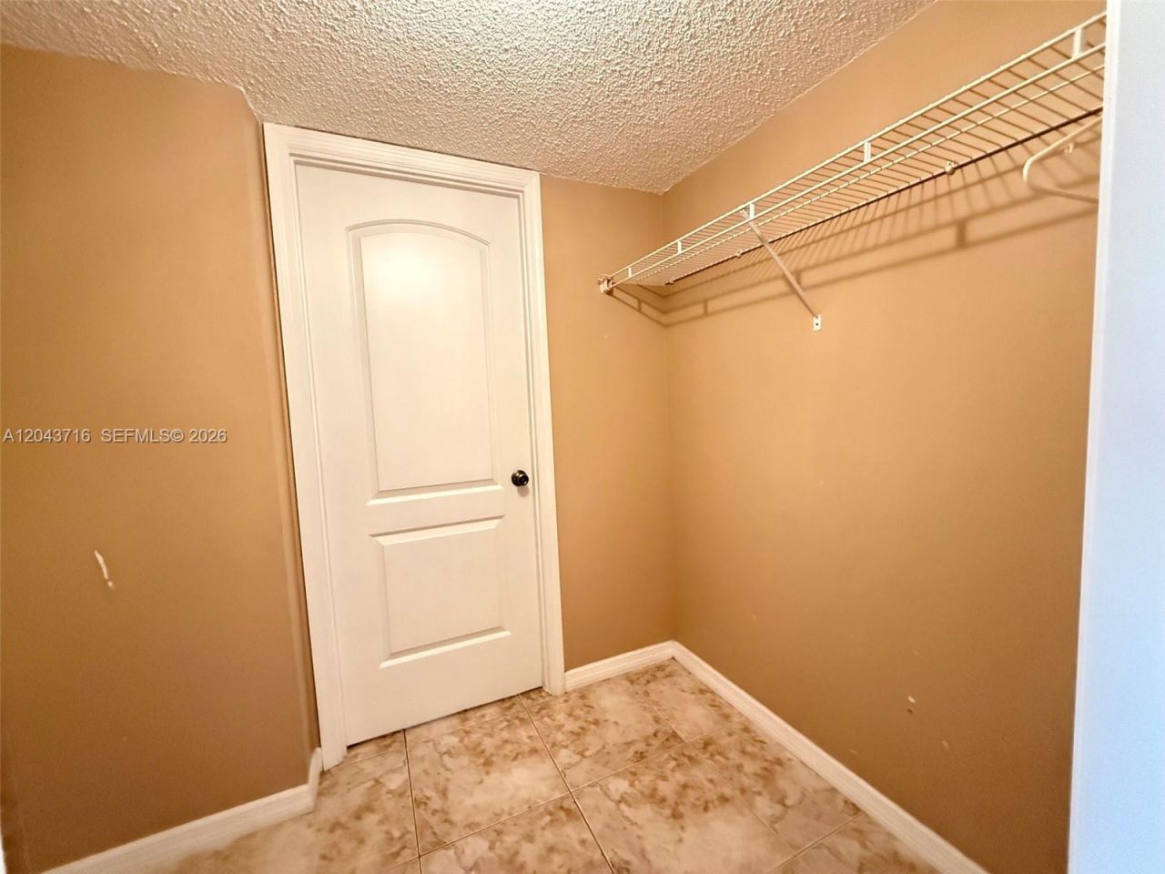 320 NE 12th Ave, Unit 303, Hallandale Beach, FL 33009 Photo