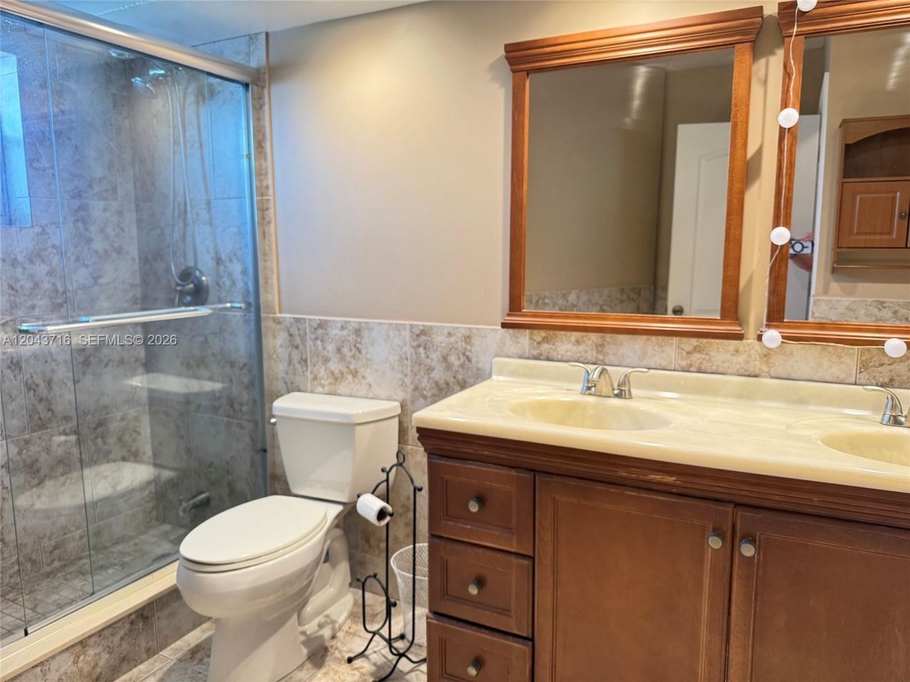 320 NE 12th Ave, Unit 303, Hallandale Beach, FL 33009 Photo