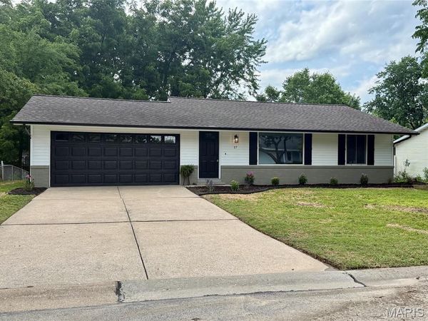 17 Oxbow Road , St Peters, MO 63376