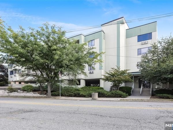 850 Main 2G, HACKENSACK, NJ 07670