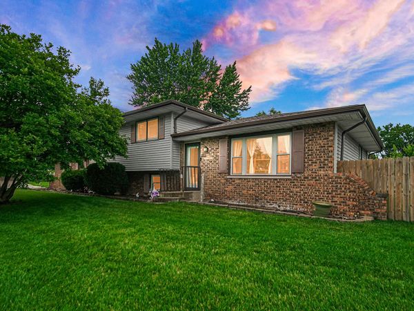 5272 Tulip Avenue , Portage, IN 46368