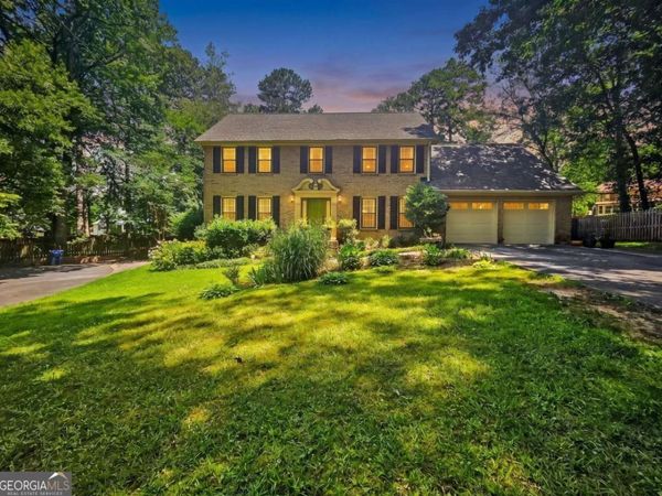 886 Ryan Lane SW, Lilburn, GA 30047